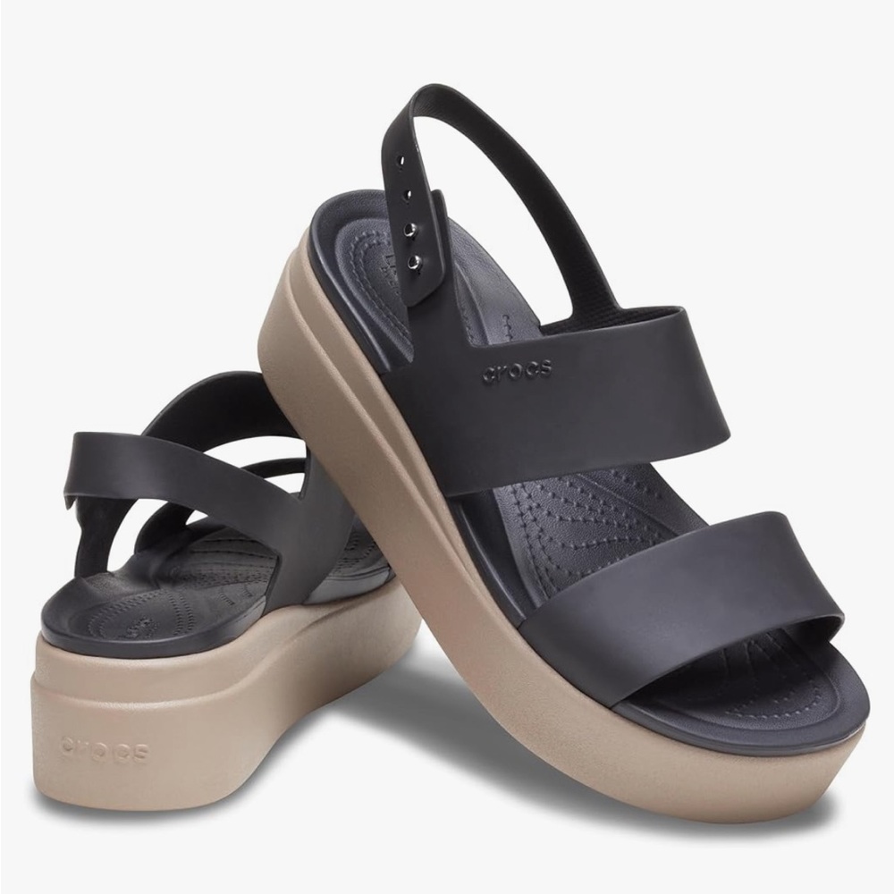 Crocs Women’s Brooklyn Low Wedges, Platform Sandals